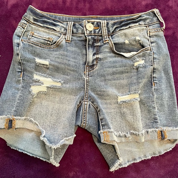 So brand mid rise jean shorts - Picture 1 of 2